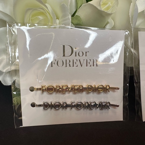 Dior Forever VIP Hair Clips / Barrettes - Picture 2 of 4